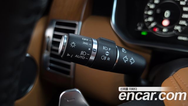 Land Rover Range Rover (IV) 4.4 SDV8 AB DIESEL 2020 — фото 39