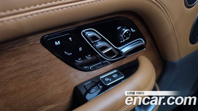 Land Rover Range Rover (IV) 4.4 SDV8 AB DIESEL 2020 — фото 40