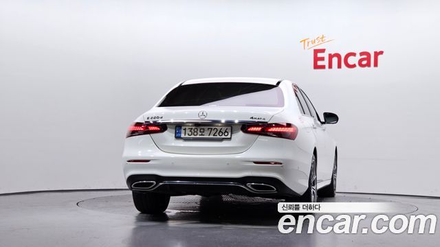 Mercedes-Benz E-Class (W213) E220d 4MATIC AMG Line 2021 — фото 4
