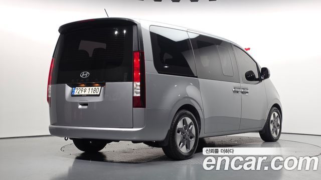 Hyundai Staria 4WD Tourer 11-Seater Modern 2023 — фото 2