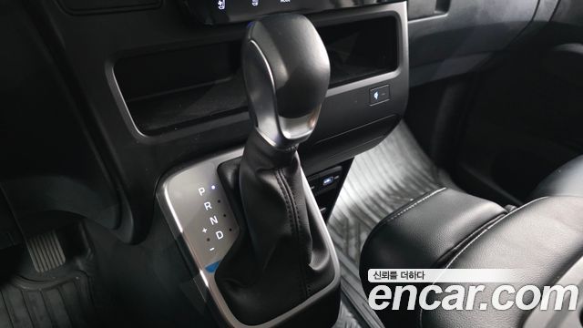 Hyundai Staria 4WD Tourer 11-Seater Modern 2023 — фото 9