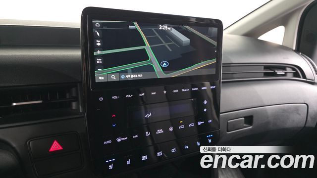 Hyundai Staria 4WD Tourer 11-Seater Modern 2023 — фото 14