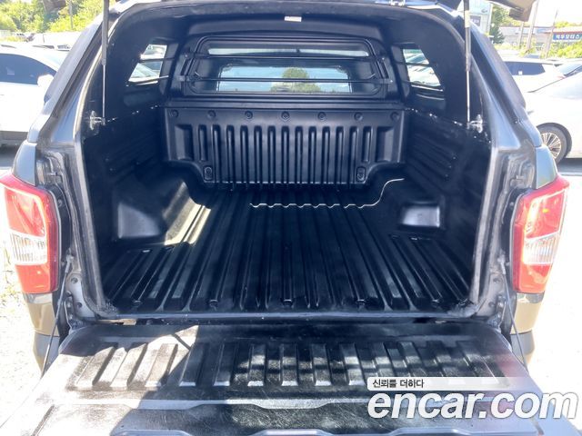 KG Mobility (SsangYong) Rexton Sports Khan Diesel 2.2 4WD Professional X (5-Link) 2019 — фото 9