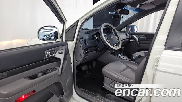 KG Mobility (SsangYong) Korando Turismo 4WD GT 9-seater 2014 — фото 10