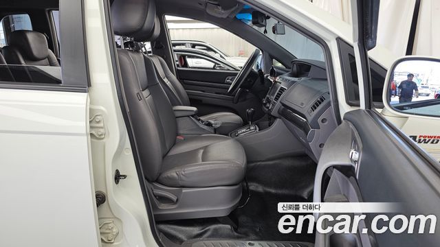 KG Mobility (SsangYong) Korando Turismo 4WD GT 9-seater 2014 — фото 15