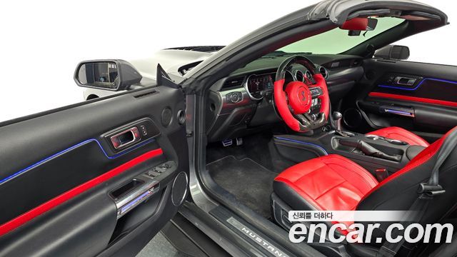 Ford Mustang GT Convertible 2021 — фото 10