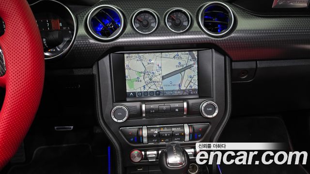 Ford Mustang GT Convertible 2021 — фото 13