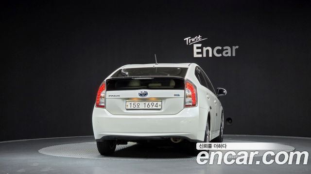 Toyota Prius 1.8 E 2014 — фото 4