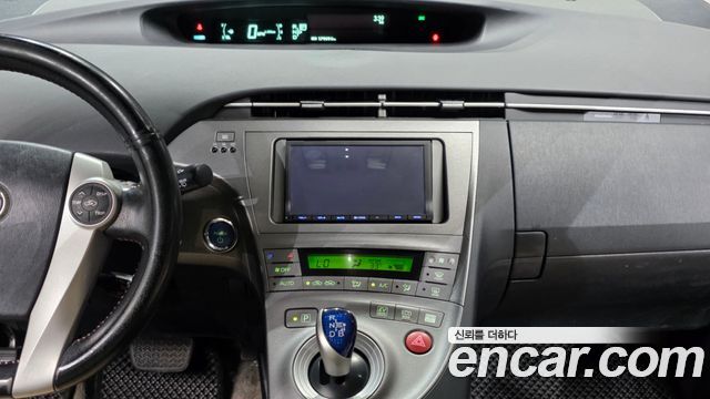 Toyota Prius 1.8 E 2014 — фото 18