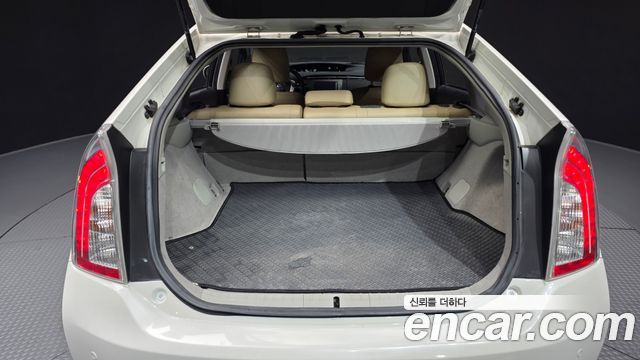 Toyota Prius 1.8 E 2014 — фото 24