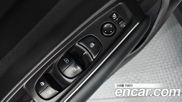 Renault Korea QM6 Diesel 2WD RE Signature 2017 — фото 27