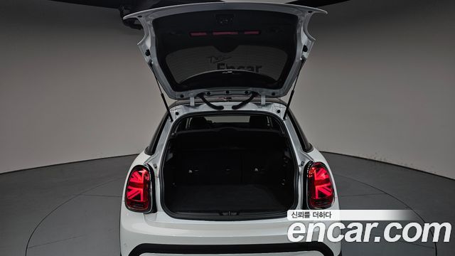 MINI Cooper 5Door Classic Third Generation 2024 — фото 20