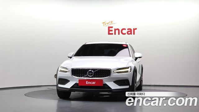 Volvo V60 Cross Country (II) T5 Pro AWD 2020 — фото 3