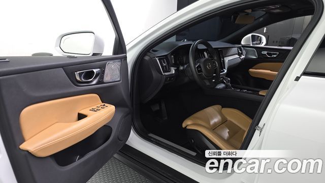 Volvo V60 Cross Country (II) T5 Pro AWD 2020 — фото 10
