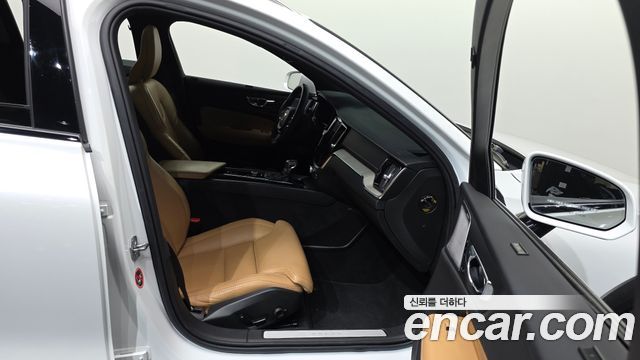 Volvo V60 Cross Country (II) T5 Pro AWD 2020 — фото 11