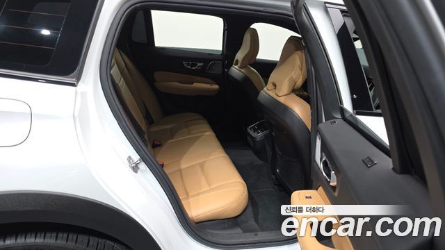 Volvo V60 Cross Country (II) T5 Pro AWD 2020 — фото 12