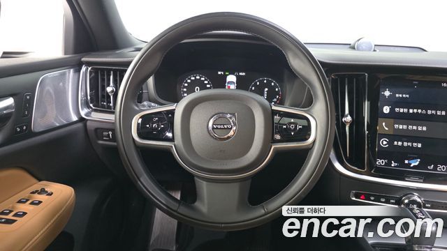 Volvo V60 Cross Country (II) T5 Pro AWD 2020 — фото 13