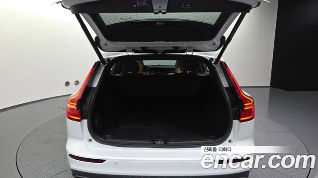Volvo V60 Cross Country (II) T5 Pro AWD 2020 — фото 20