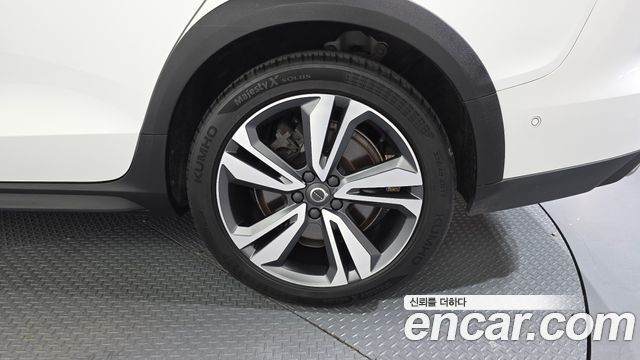 Volvo V60 Cross Country (II) T5 Pro AWD 2020 — фото 21