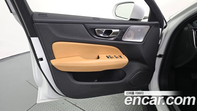 Volvo V60 Cross Country (II) T5 Pro AWD 2020 — фото 24