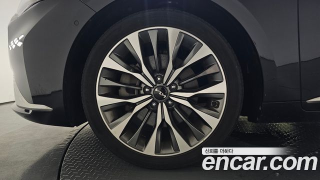 Kia K8 2.5 Gasoline 2WD Noblesse 2023 — фото 5