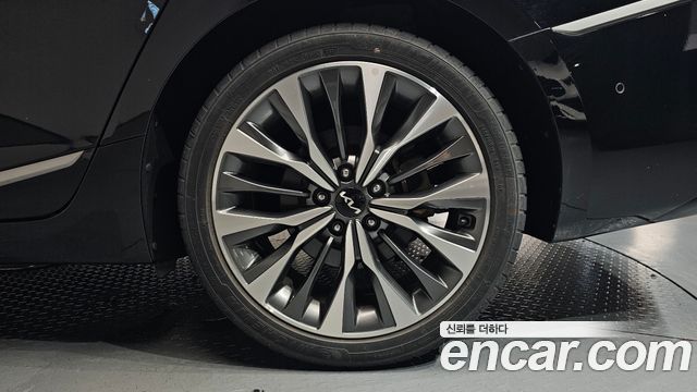 Kia K8 2.5 Gasoline 2WD Noblesse 2023 — фото 21