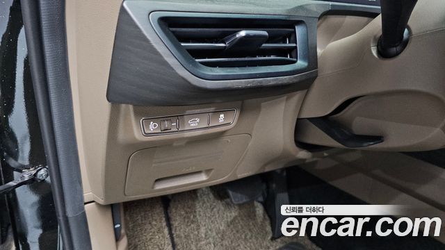 Kia K8 2.5 Gasoline 2WD Noblesse 2023 — фото 28