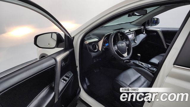 Toyota RAV4 2.5 2WD 4th 2014 — фото 10