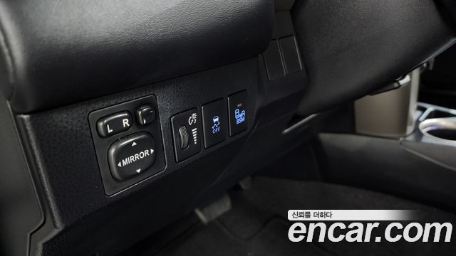 Toyota RAV4 2.5 2WD 4th 2014 — фото 15