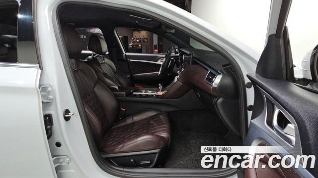 Genesis G70 Gasoline 2.0T 4WD 2022 — фото 12