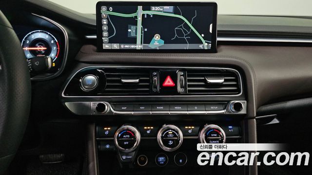 Genesis G70 Gasoline 2.0T 4WD 2022 — фото 18