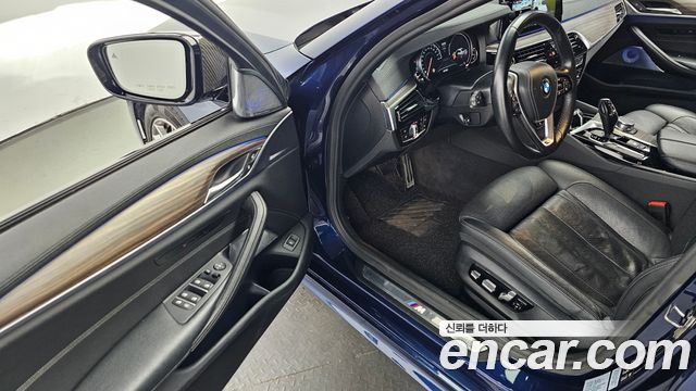 BMW 5 Series (G30) 520d xDrive M Sport Package Plus 2017 — фото 10