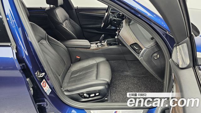 BMW 5 Series (G30) 520d xDrive M Sport Package Plus 2017 — фото 12