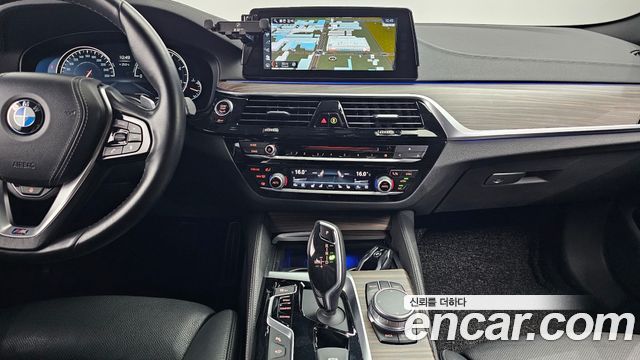 BMW 5 Series (G30) 520d xDrive M Sport Package Plus 2017 — фото 13