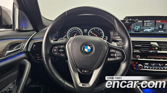 BMW 5 Series (G30) 520d xDrive M Sport Package Plus 2017 — фото 14