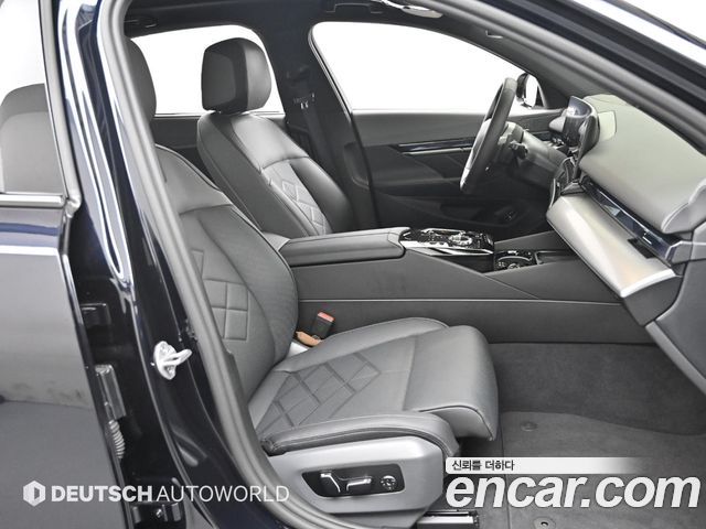 BMW 5 Series (G60) 530e M Sport 2025 — фото 10