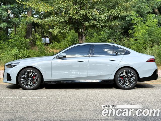 BMW 5 Series (G60) 530i xDrive M Sport Pro Special Edition 2026 — фото 2