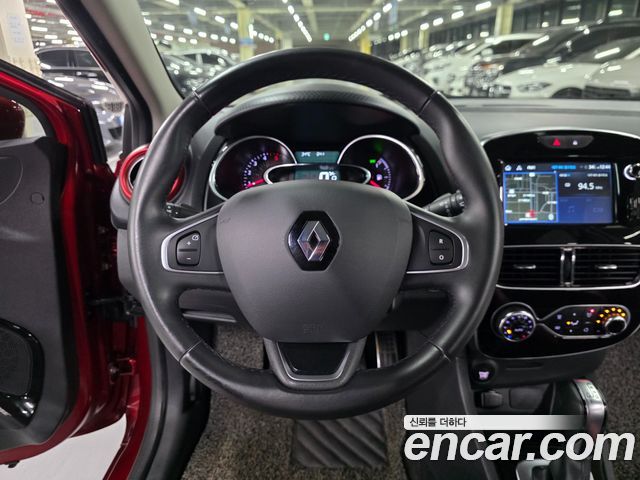 Renault Korea Clio Intens Panoramic 2019 — фото 8