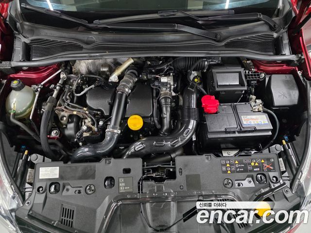 Renault Korea Clio Intens Panoramic 2019 — фото 24