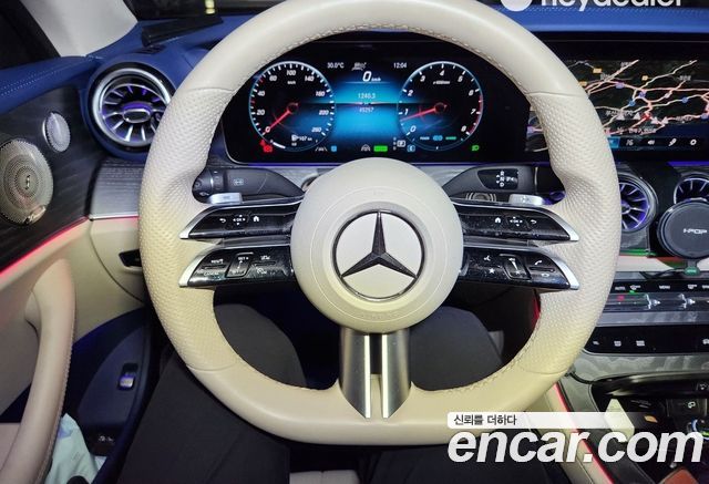 Mercedes-Benz E-Class (W213) E450 4MATIC Cabriolet 2023 — фото 9