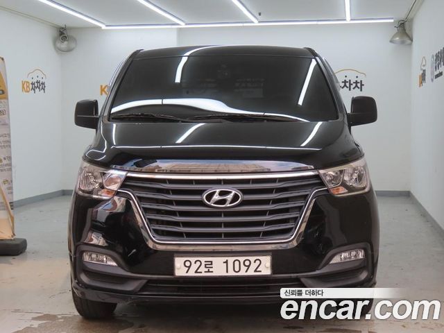 Hyundai Grand Starex Van 3-Seater Smart