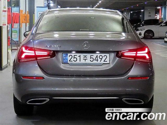 Mercedes-Benz A-Class (W177) A200d Sedan 2021 — фото 5