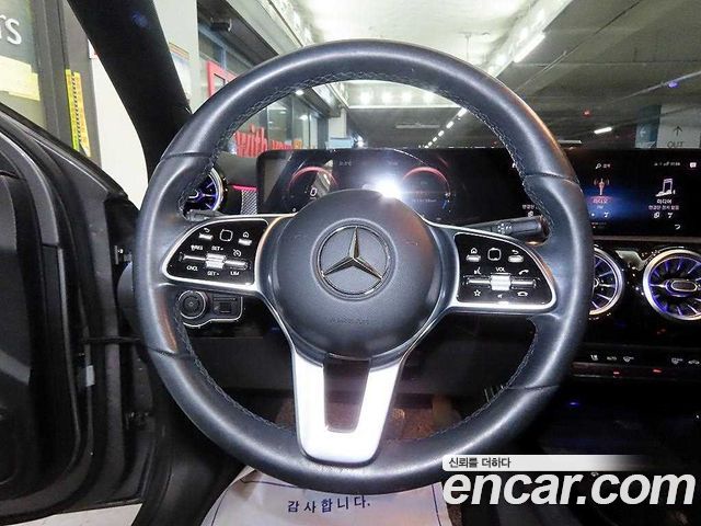 Mercedes-Benz A-Class (W177) A200d Sedan 2021 — фото 8
