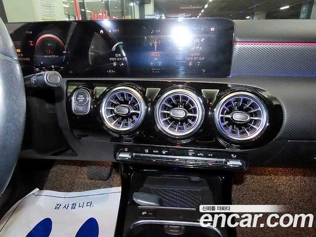 Mercedes-Benz A-Class (W177) A200d Sedan 2021 — фото 15