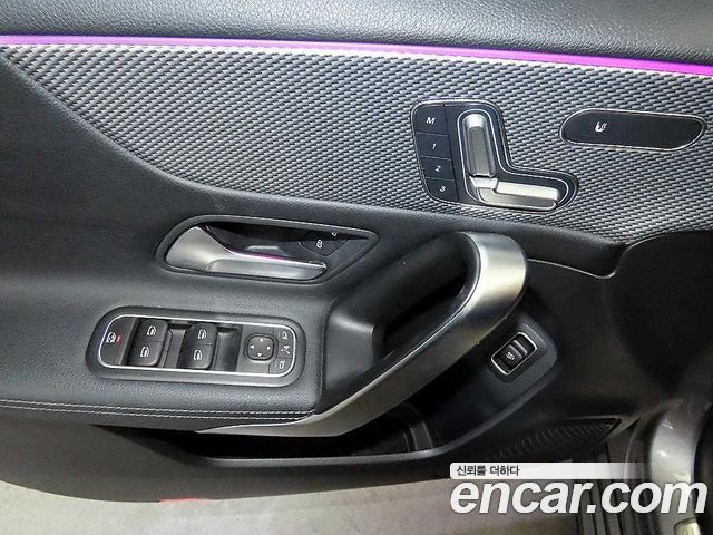 Mercedes-Benz A-Class (W177) A200d Sedan 2021 — фото 18