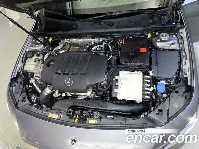 Mercedes-Benz A-Class (W177) A200d Sedan 2021 — фото 21