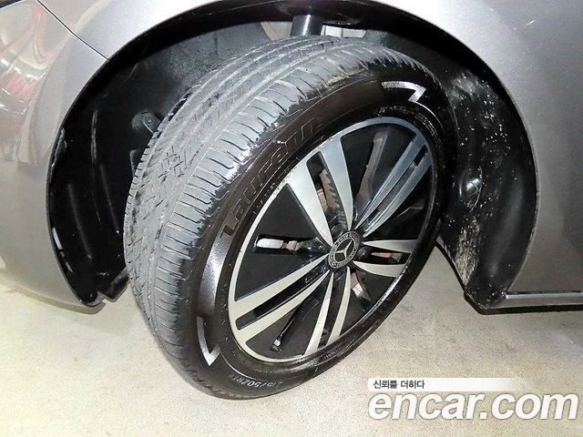 Mercedes-Benz A-Class (W177) A200d Sedan 2021 — фото 22