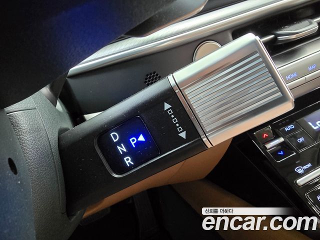Hyundai Grandeur (GN7) 2,5 Gasoline 2WD Premium 2023 — фото 9