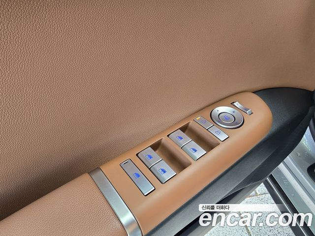 Hyundai Grandeur (GN7) 2,5 Gasoline 2WD Premium 2023 — фото 16