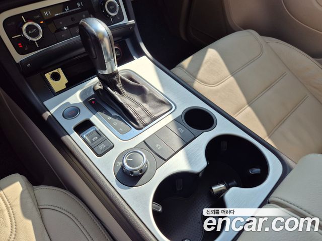 Volkswagen Touareg V6 3.0 TDI Bluemotion 7P5 2012 — фото 9